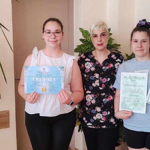 Стефани Бурлакова и Валерия Вълчева получиха своите поредни награди